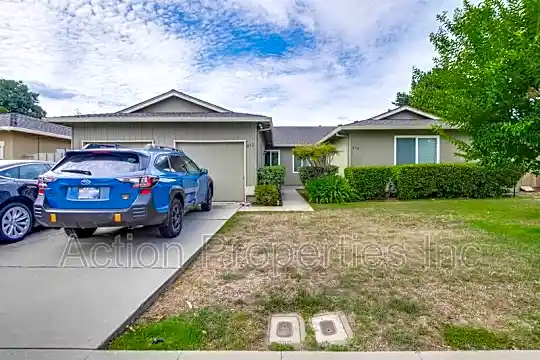 852 Coolidge Ave Photo 1
