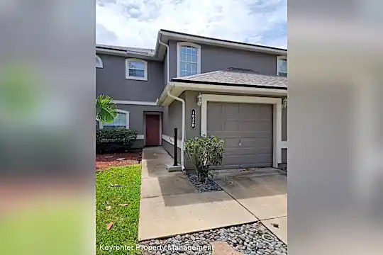 1635 Vineland Cir Unit B Photo 1