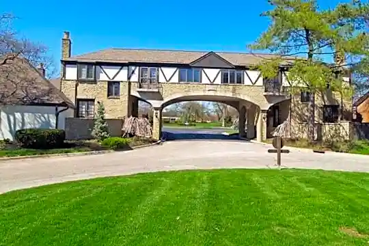 1339 La Rochelle Dr #34-B Photo 2