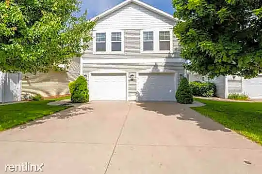 428 Island Pointe Dr Photo 2