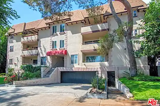 225 S Tower Dr #301 Photo 2