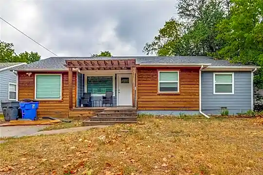 2357 Ballycastle Dr Photo 2