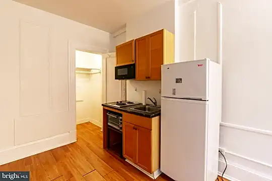 1324 Locust St #430 Photo 2