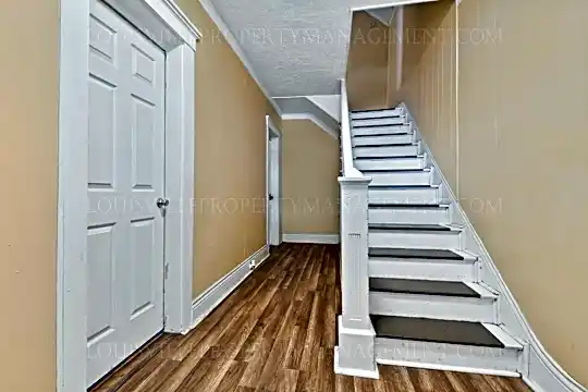 3120 Bank St Photo 2