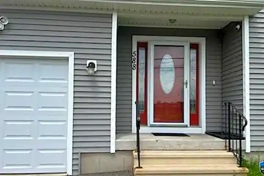 588 Silver Ln Photo 2