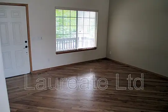 9375 E. Arizona Pl Photo 2