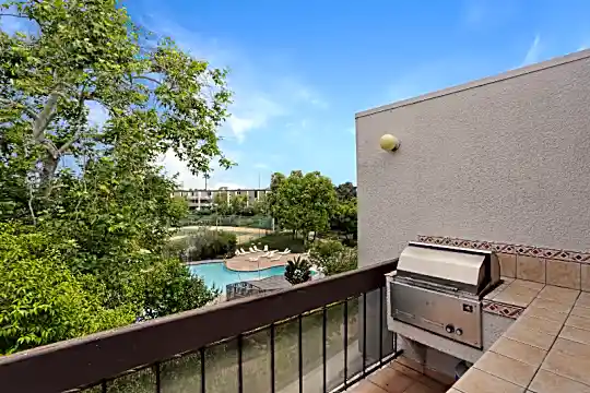 3050 Rue D'Orleans Photo 1