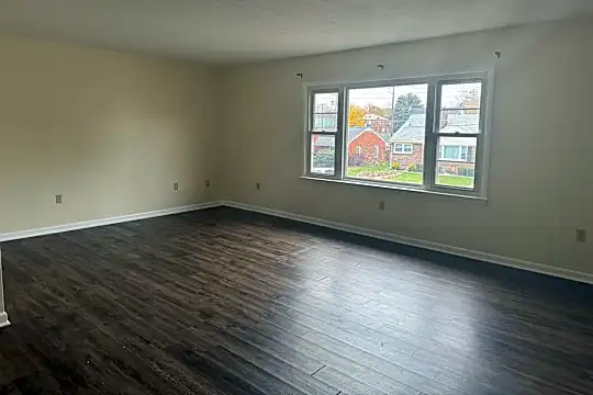 910 Florida Ave Photo 1