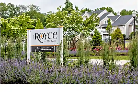 The Royce at Trumbull Photo 2