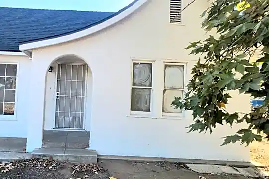 2425 W Olive Ave Photo 1