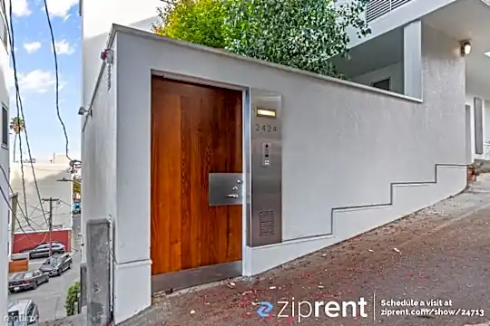 2424 Jones St Photo 2