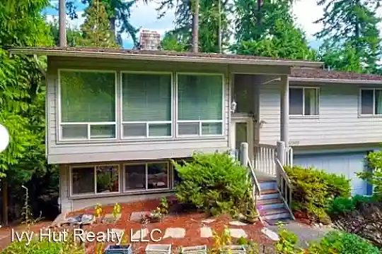 17002 NE 28th Pl Photo 1