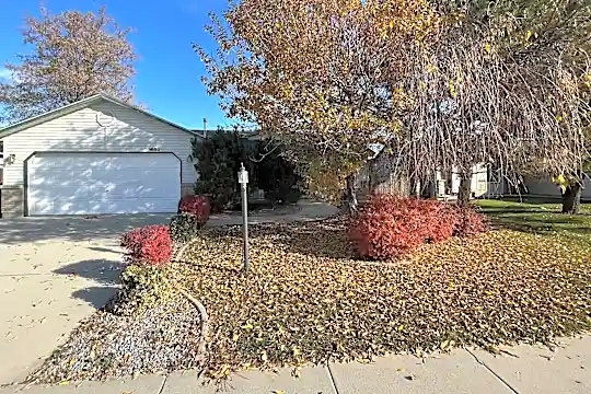 1652 S Coronado Ave Photo 1