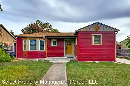 2040 W Mistletoe Ave Photo 1