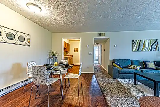 Oakwood Apartments Photo 1
