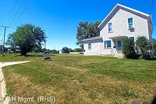 910 E Rice Lake Rd Photo 2