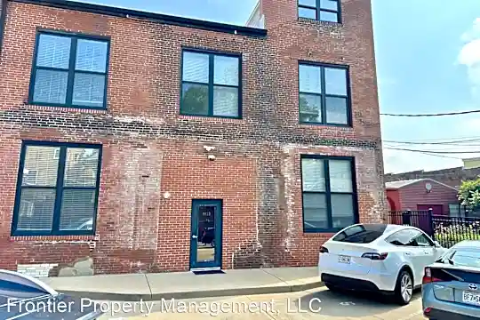 4432 Olive St Photo 2