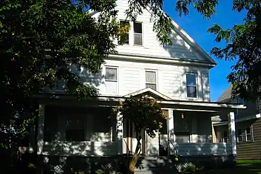 121 Sedgwick St Photo 1