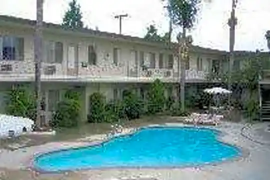 Wynwood/Bryn Mawr Apartments Photo 1