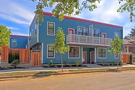 King Apartments Photo 1