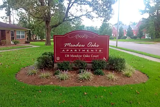 Meadow Oaks Apartments Photo 2
