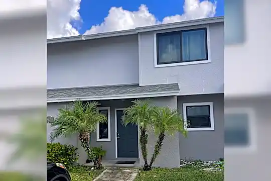5103 Pier Dr Photo 1