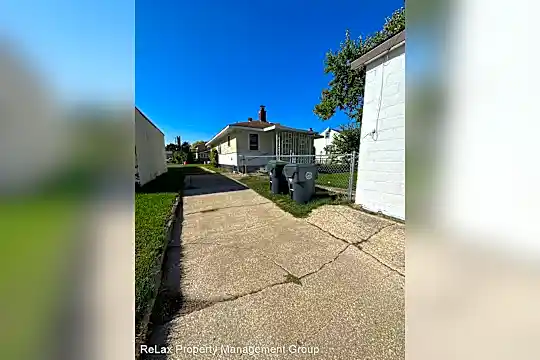 2719 South Ave Photo 2