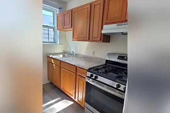 172 Winnikee Ave Photo 1