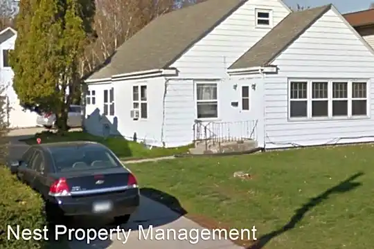 711 Orchard Ct Photo 1