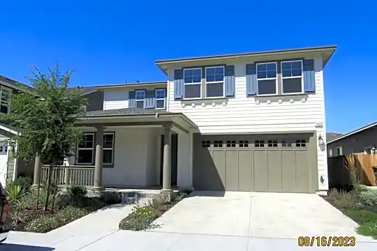 7455 Wendy Dr Photo 2