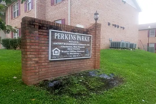 Perkins Parke Apartments Photo 2