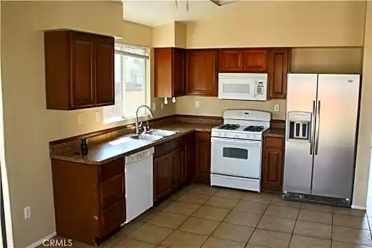 42876 Masonic Dr Photo 2