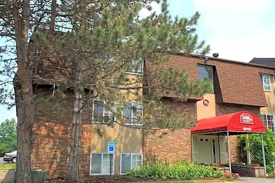 Gaslight Apartments Photo 2