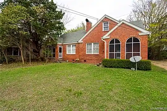 1365 Felder Ave Photo 2