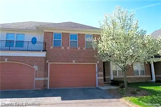 4317 Gateway Cir Photo 2