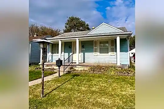 1621 E George Ave Photo 1
