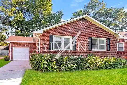 2817 Myrtle Ave Photo 2