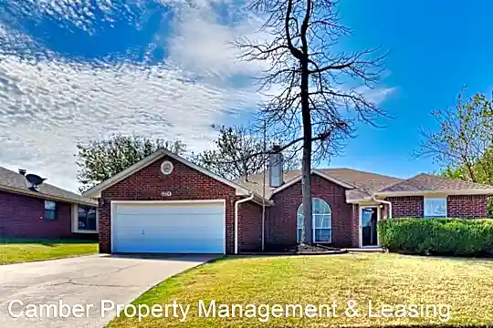 1204 Teakwood Drive Photo 2