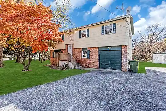 70 Merlin Dr Photo 1