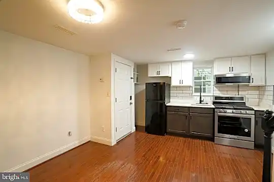 619 Florida Ave NW #C Photo 2