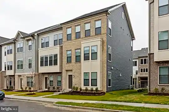 3336 Cormorant Dr Photo 2