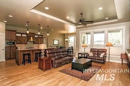 2716 E Santo Stefano Dr Photo 2