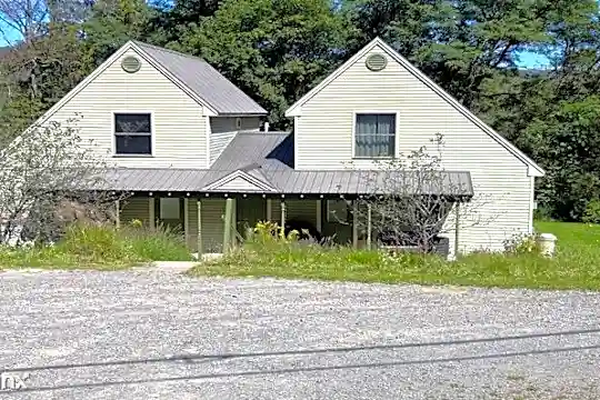 1718 Ellis Hollow Rd Photo 1