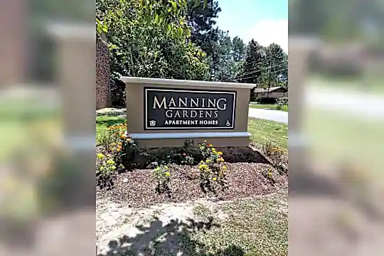 Manning Gardens Photo 2