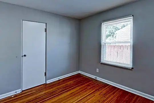 1824 N Riley Ave Photo 1