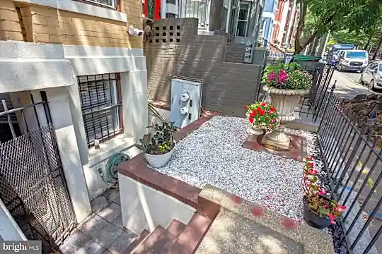 61 Rhode Island Ave NW Photo 2