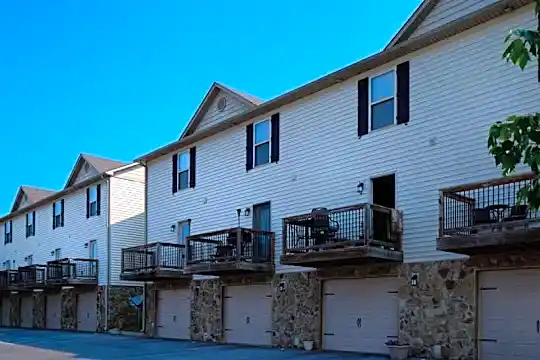 Stone Crest Townhomes Photo 2