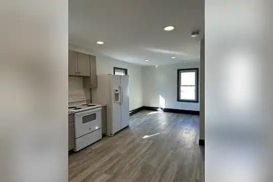 340 Park St #1 Photo 2