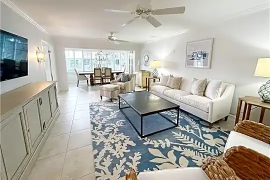 600 Riomar Dr #12 Photo 1