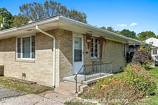 427 S Oliver Ave Photo 1